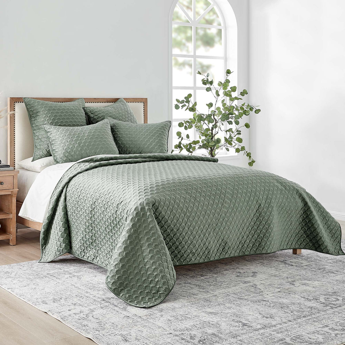 Full/Queen Quilted Velvet Seafoam Green Quilt H1250