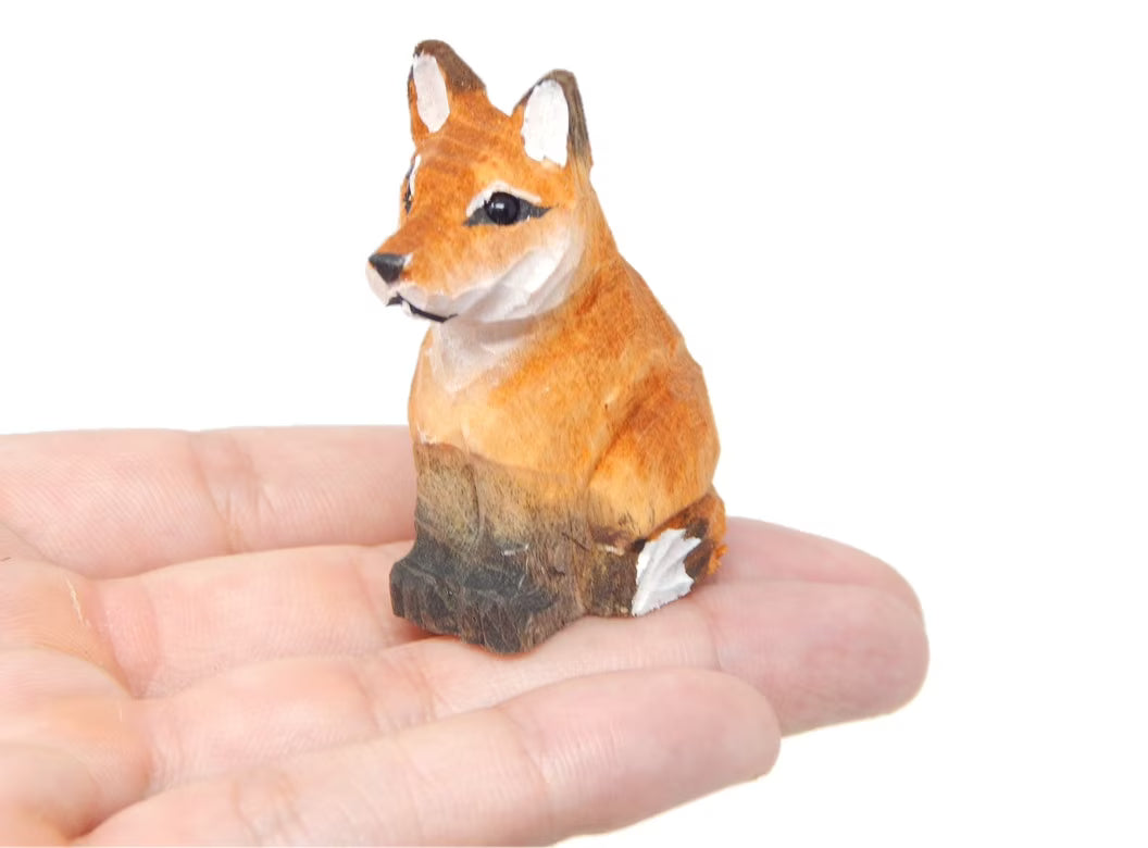 Small 2" Wood Art Figurine H6922