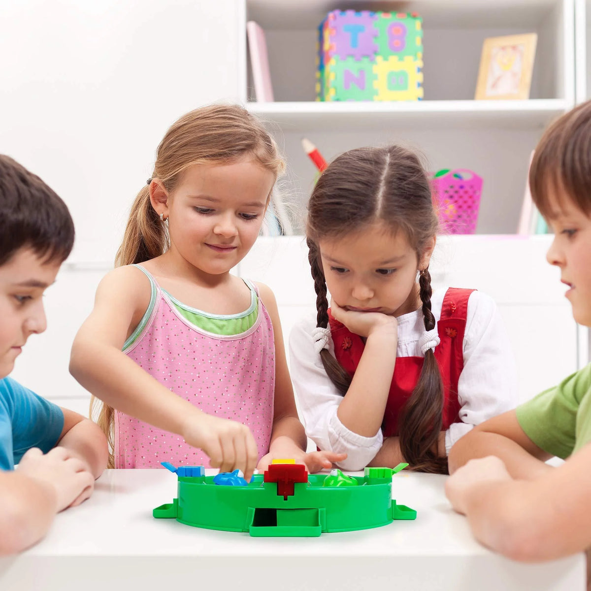 Hungry Frogs Family Board Game 4 Player B833