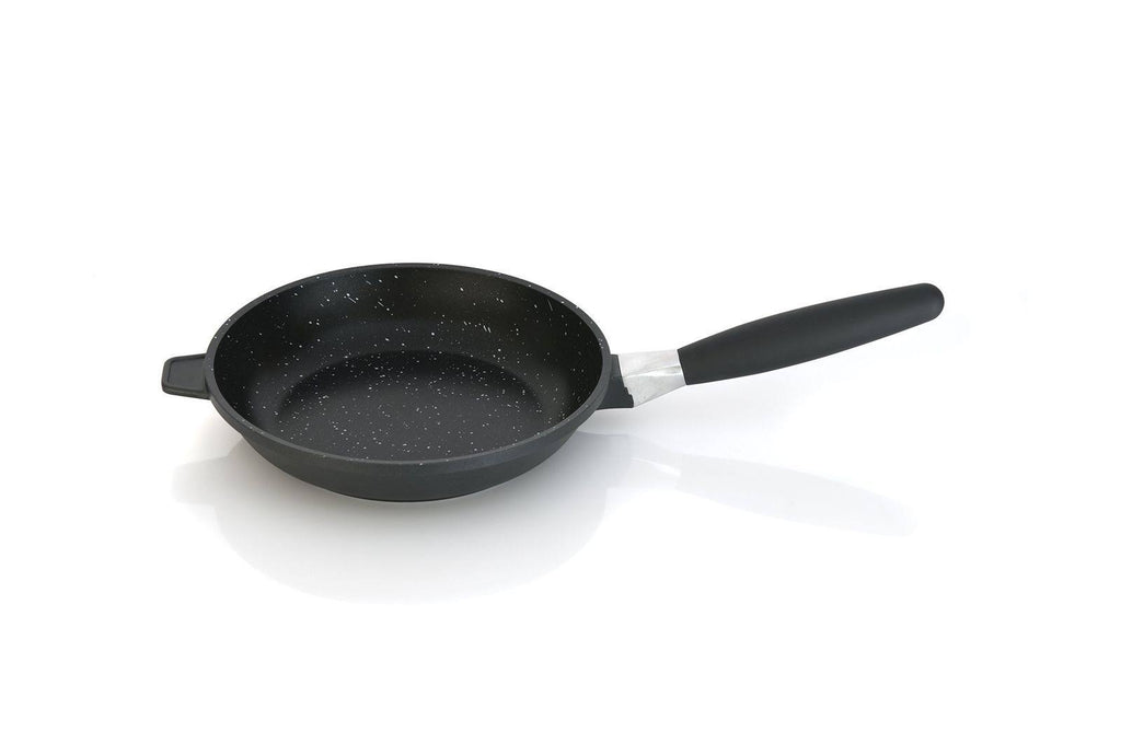 9.5x22 Saute Pan with Removable Handle A93976