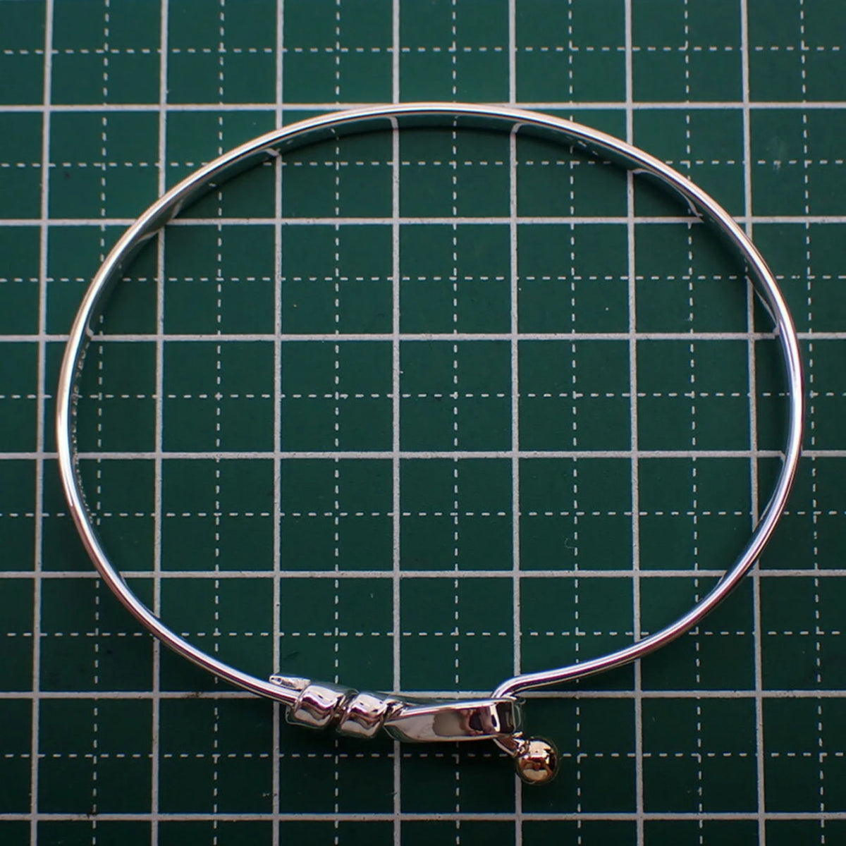925 750 combination hook & eye bangle P430016