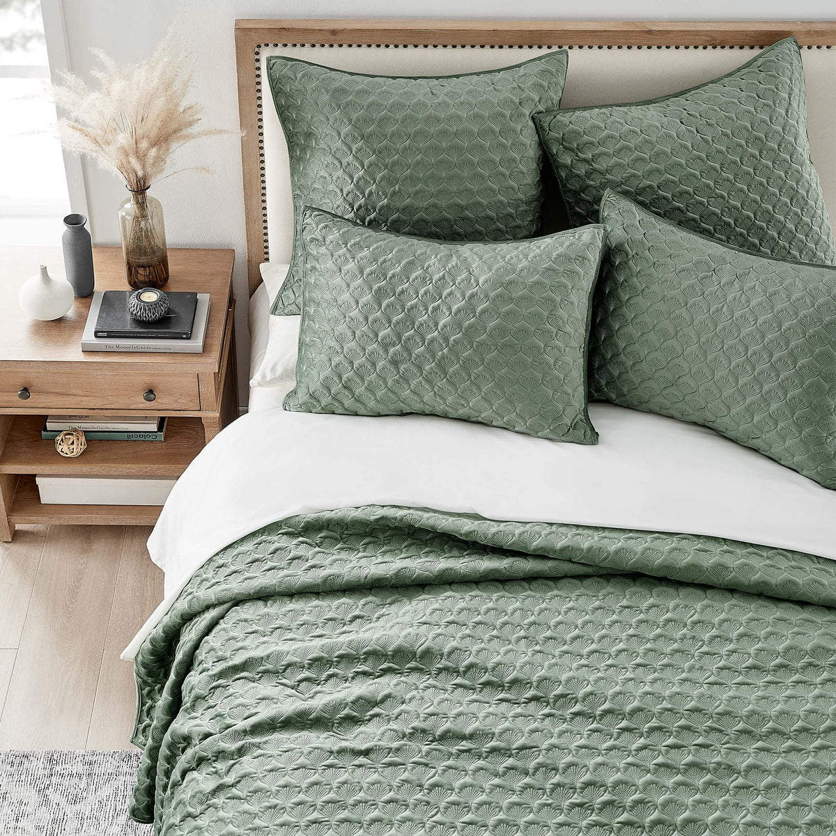 Full/Queen Quilted Velvet Seafoam Green Quilt H1250