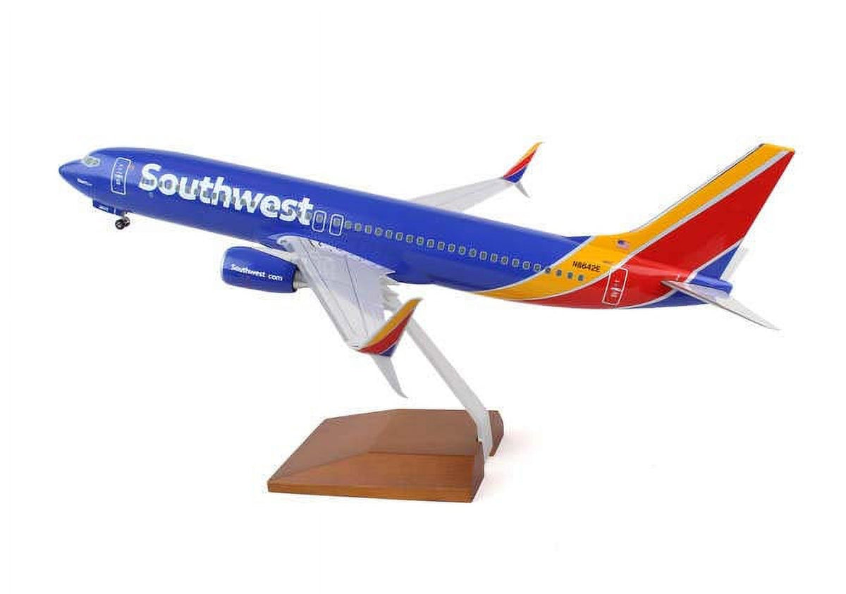 1-100 Southwest 737-800 with Gear & Wood Stand Z5213