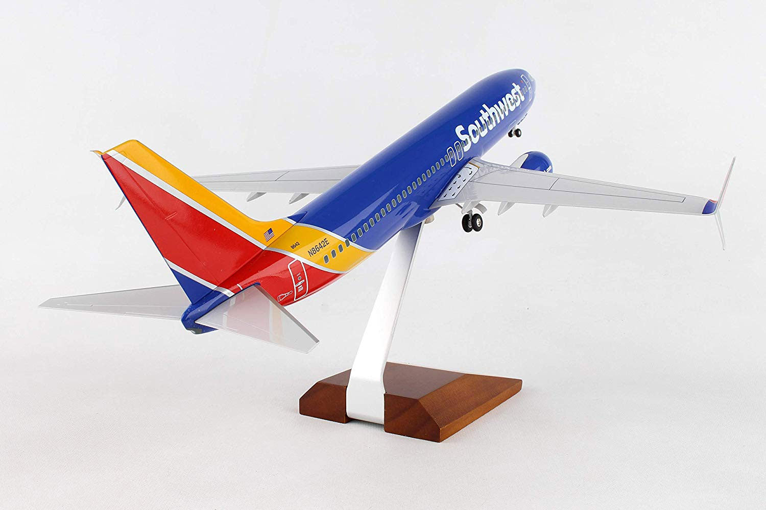 1-100 Southwest 737-800 with Gear & Wood Stand Z5213